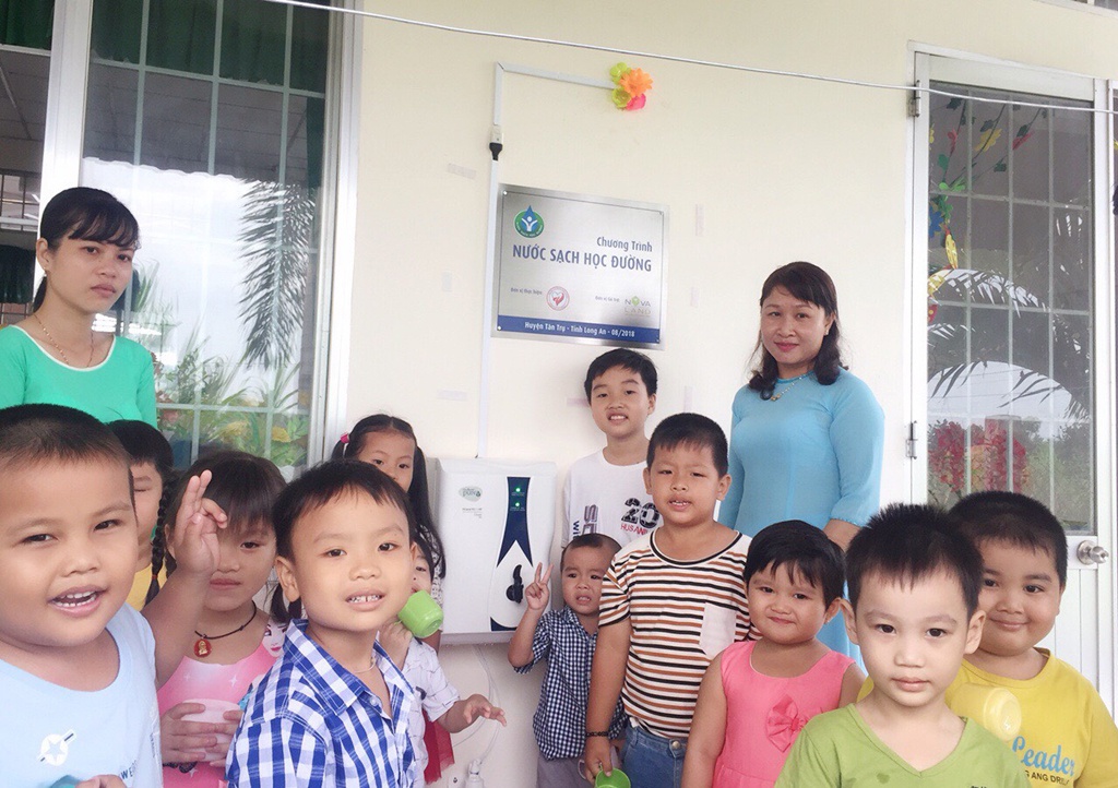 27 trường tại huyện Tân Trụ, Long An được trang bị hàng trăm máy lọc nước mới - Máy lọc nước Lý Hải