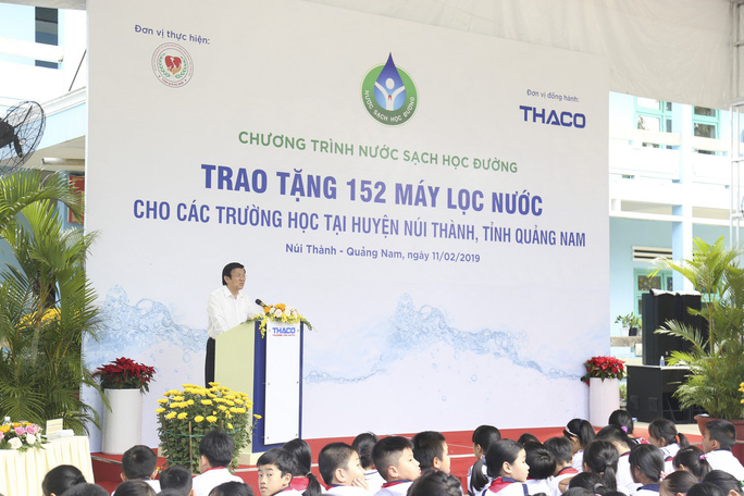 Nguyên Chủ tịch nước Trương Tấn Sang trao 152 máy lọc nước cho học sinh - Máy lọc nước Lý Hải